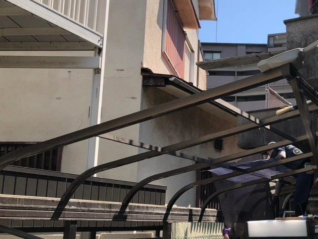 高砂市でアクリル屋根の取り外し後